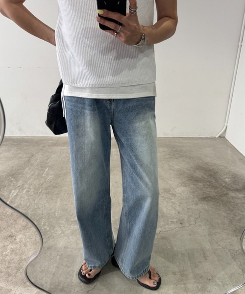 ISOOK（アイスー）の「ウォッシュワイドデニムパンツ(chiica select) / ハイウエスト ヴィンテージ風 古着風 色褪せ加工 ストレート フルレングス 水色 ライトブルー（デニムパンツ・レディース・ライトブルー・S/L/M）」の6枚目の写真