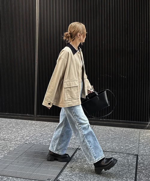 ISOOK（アイスー）の「ウォッシュワイドデニムパンツ(chiica select) / ハイウエスト ヴィンテージ風 古着風 色褪せ加工 ストレート フルレングス 水色 ライトブルー（デニムパンツ・レディース・ライトブルー・S/L/M）」の14枚目の写真