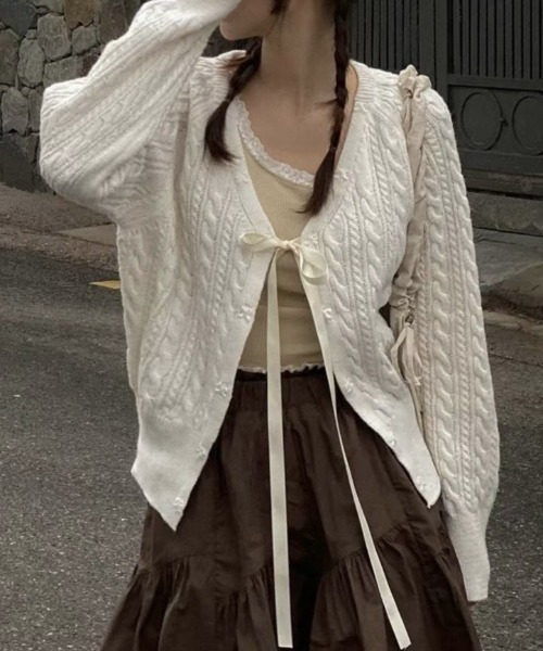 Teem Store(チームストア)の「リボンケーブル編みカーディガン(カーディガン/ボレロ・レディース・ピンク/ホワイト/グレー・F)」の2枚目の写真