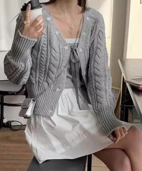Teem Store(チームストア)の「リボンケーブル編みカーディガン(カーディガン/ボレロ・レディース・ピンク/ホワイト/グレー・F)」の10枚目の写真
