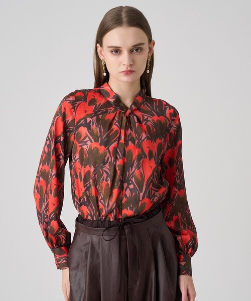 セットアップ対応商品】ペイントフラワープリントスリットネック