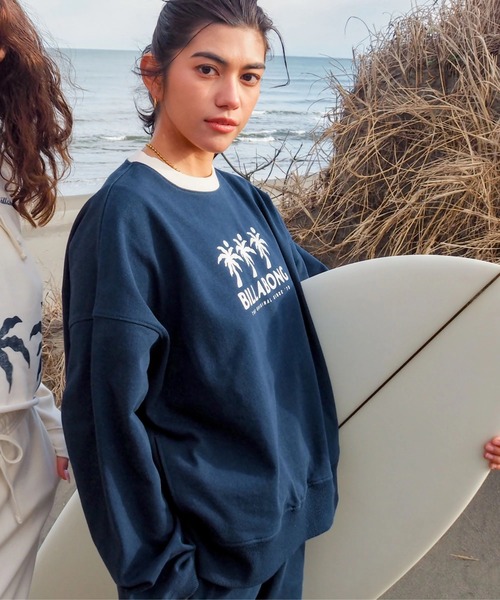 BILLABONG(ビラボン)の「BILLABONG レディース TRIPLE PALMS SWEAT CREW トレーナー 【2025年秋冬モデル】/ビラボンセットアップ対応調温機能パイピングプルオーバースウェットトレーナー(スウェット・レディース・ネイビー/アイボリー・MEDIUM/LARGE)」の16枚目の写真