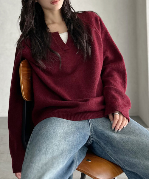Ada.(エイダ)の「ラグランスリーブ キーネック ニット(ニット/セーター・レディース・ライトグレー/レッド/チャコールグレー・FREE)」の5枚目の写真