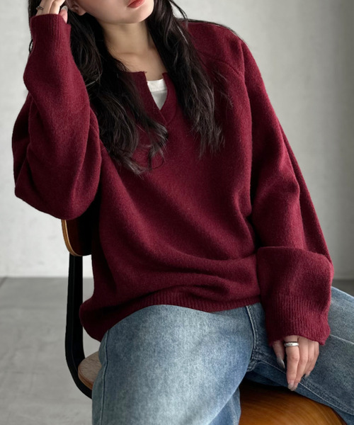 Ada.(エイダ)の「ラグランスリーブ キーネック ニット(ニット/セーター・レディース・ライトグレー/レッド/チャコールグレー・FREE)」の10枚目の写真