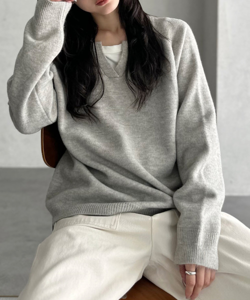 Ada.(エイダ)の「ラグランスリーブ キーネック ニット(ニット/セーター・レディース・ライトグレー/レッド/チャコールグレー・FREE)」の14枚目の写真