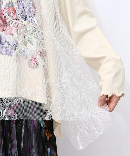 iS ScoLar（イズスカラー）の「553206：花とメリーゴーランド柄レース重ねロンT（Tシャツ/カットソー・レディース・ブラック/アイボリー・M）」の4枚目の写真