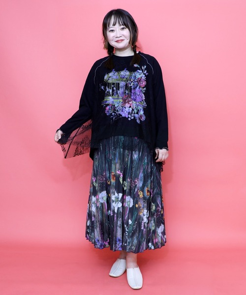 iS ScoLar（イズスカラー）の「553206：花とメリーゴーランド柄レース重ねロンT（Tシャツ/カットソー・レディース・ブラック/アイボリー・M）」の13枚目の写真