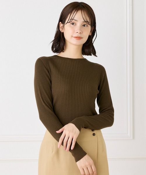 INED（イネド）の「ホールガーメント クルーネックリブニット《Cuoo》（ニット/セーター・レディース・ラベンダー/ダークブラウン/ブラック/グレイッシュベージュ/ブルーグレー/グレー系その他・9号/11号）」の5枚目の写真