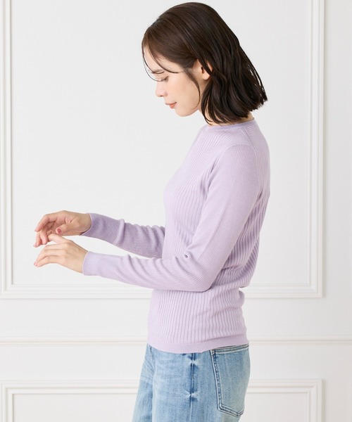 INED（イネド）の「ホールガーメント クルーネックリブニット《Cuoo》（ニット/セーター・レディース・ラベンダー/ダークブラウン/ブラック/グレイッシュベージュ/ブルーグレー/グレー系その他・9号/11号）」の17枚目の写真