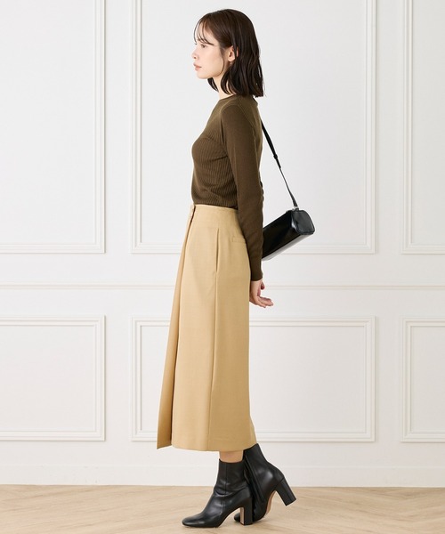 INED（イネド）の「ホールガーメント クルーネックリブニット《Cuoo》（ニット/セーター・レディース・ラベンダー/ダークブラウン/ブラック/グレイッシュベージュ/ブルーグレー/グレー系その他・9号/11号）」の8枚目の写真