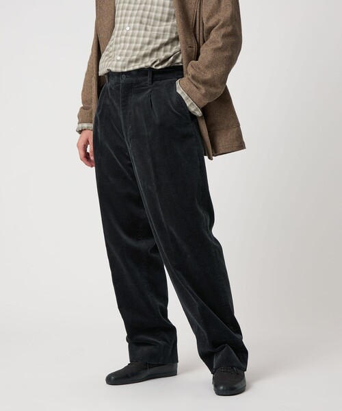 Steven Alan（スティーブンアラン）の「＜Steven Alan＞ 8W コーデュロイ アウト ワンプリーツ スラックス（スラックス・メンズ・オフホワイト/ブラック/ダークグレー/ダークブラウン・S/M/L/XL）」の4枚目の写真