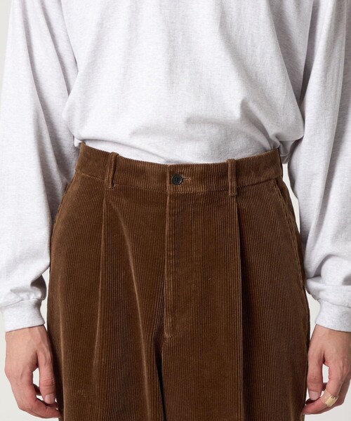 Steven Alan（スティーブンアラン）の「＜Steven Alan＞ 8W コーデュロイ アウト ワンプリーツ スラックス（スラックス・メンズ・オフホワイト/ブラック/ダークグレー/ダークブラウン・S/M/L/XL）」の18枚目の写真