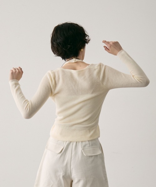 Trish（トリッシュ）の「ホルターネックカーディガン風ニットプルオーバー（ニット/セーター・レディース・チャコールグレー/アイボリー・FREE）」の12枚目の写真