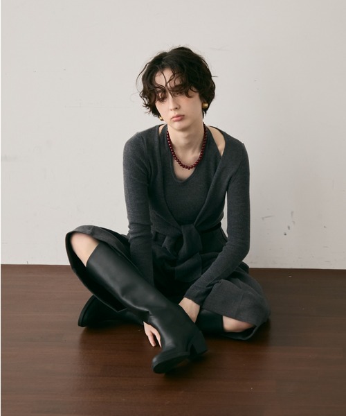 Trish（トリッシュ）の「ホルターネックカーディガン風ニットプルオーバー（ニット/セーター・レディース・チャコールグレー/アイボリー・FREE）」の17枚目の写真