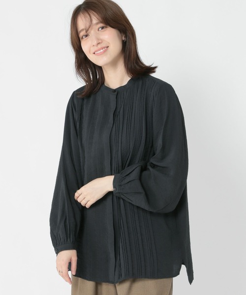 studio CLIP（スタディオクリップ）の「インドランダムタックシャツ《オケージョン2025AW》（シャツ/ブラウス・レディース・ブラック/アイボリー・FREE）」の7枚目の写真