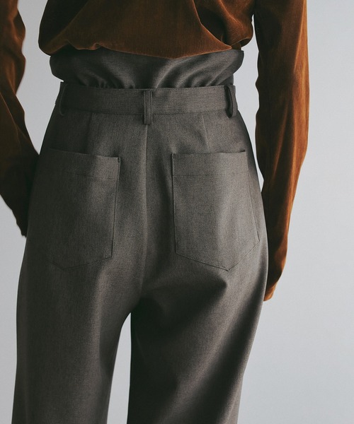 MANOF(マノフ)の「HIGH WAIST BARREL PANTS(その他パンツ・レディース・イエロー/ブラウン/チャコールグレー・S/M)」の12枚目の写真