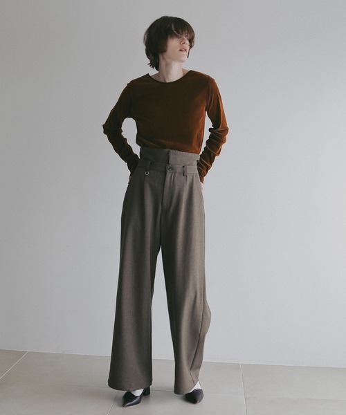MANOF(マノフ)の「HIGH WAIST BARREL PANTS(その他パンツ・レディース・イエロー/ブラウン/チャコールグレー・S/M)」の8枚目の写真