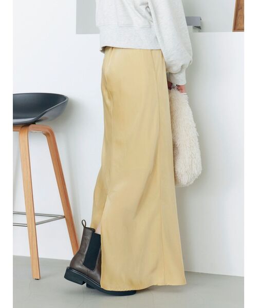 Ungrid（アングリッド）の「サテンフレアスカート（スカート・レディース・イエロー/アイボリー/ブラック・SMALL/MEDIUM）」の6枚目の写真