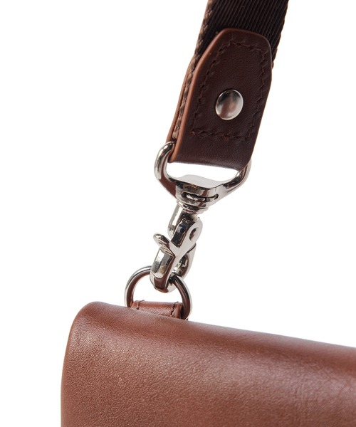 MEN'S BIGI（メンズビギ）の「【SEEKER/シーカー】別注 2wayクラッチ&ショルダーバッグ（ショルダーバッグ・メンズ・グレー/キャメル・FREE）」の17枚目の写真