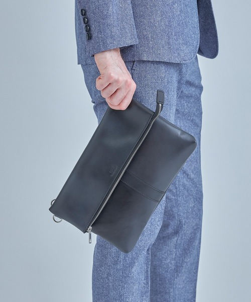 MEN'S BIGI（メンズビギ）の「【SEEKER/シーカー】別注 2wayクラッチ&ショルダーバッグ（ショルダーバッグ・メンズ・グレー/キャメル・FREE）」の7枚目の写真