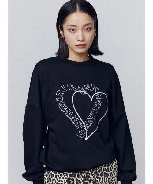 EMODA(エモダ)の「ハートロゴオーバースウェットプルオーバー(スウェット・レディース・ネイビー/ブラック/グレー・FREE)」の2枚目の写真