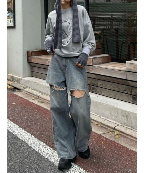 EMODA(エモダ)の「ハートロゴオーバースウェットプルオーバー(スウェット・レディース・ネイビー/ブラック/グレー・FREE)」の19枚目の写真