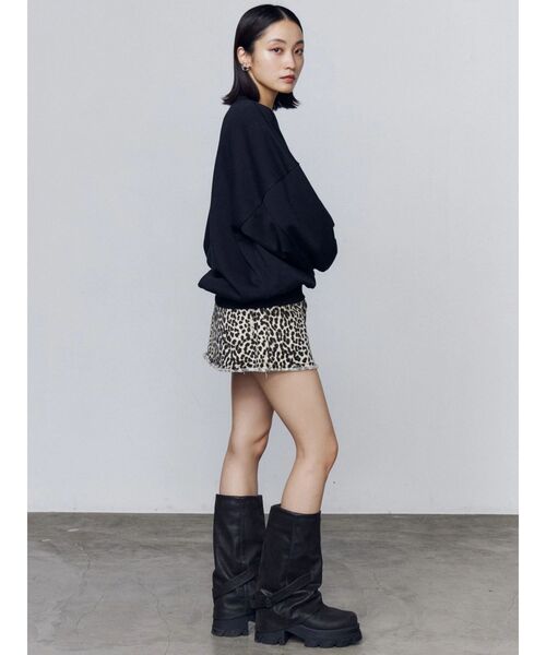 EMODA(エモダ)の「ハートロゴオーバースウェットプルオーバー(スウェット・レディース・ネイビー/ブラック/グレー・FREE)」の21枚目の写真