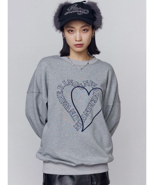 EMODA(エモダ)の「ハートロゴオーバースウェットプルオーバー(スウェット・レディース・ネイビー/ブラック/グレー・FREE)」の12枚目の写真