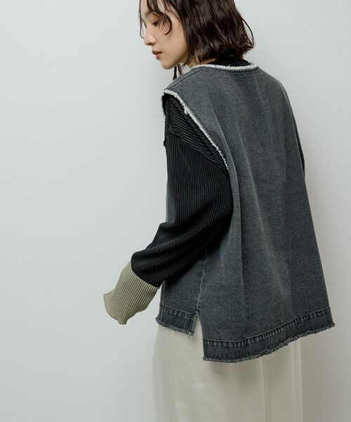 Green Parks(グリーンパークス)の「フリンジ付きデニムベスト(ベスト・レディース・ブラウン/ブラック・FREE)」の8枚目の写真