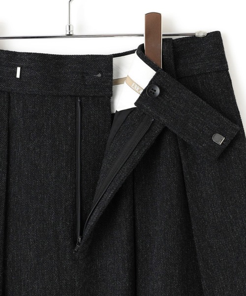 ADAM ET ROPE'(アダムエロペ)の「【EMOELLE】ウールコットン2タックスカート(スカート・レディース・チャコールグレー/ベージュ系その他・36/38)」の15枚目の写真