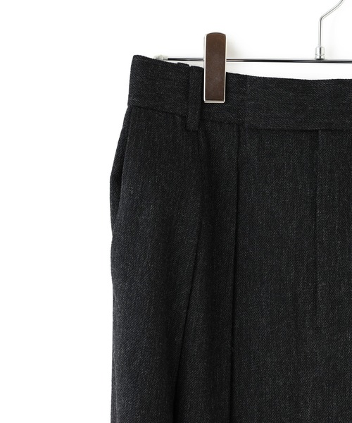 ADAM ET ROPE'(アダムエロペ)の「【EMOELLE】ウールコットン2タックスカート(スカート・レディース・チャコールグレー/ベージュ系その他・36/38)」の13枚目の写真