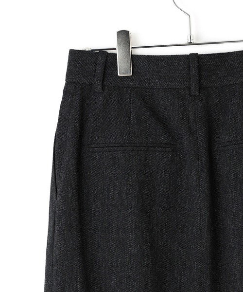 ADAM ET ROPE'(アダムエロペ)の「【EMOELLE】ウールコットン2タックスカート(スカート・レディース・チャコールグレー/ベージュ系その他・36/38)」の18枚目の写真