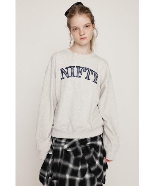 SLY（スライ）の「【ZOZO限定カラーあり】APPLIQUE LOGO SW TOPS アップリケ ロゴ スウェット トップス 秋服 冬服　トレーナー（スウェット・レディース・杢グレー/ブラウン/レッド/ネイビー/ブラック・FREE）」の19枚目の写真