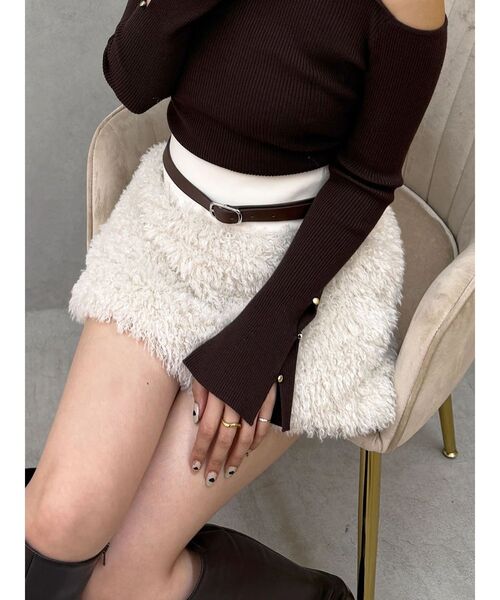 MERCURYDUO（マーキュリーデュオ）の「プードルファーライクミニスカート（スカート・レディース・チャコールグレー/アイボリー・SMALL/MEDIUM）」の2枚目の写真