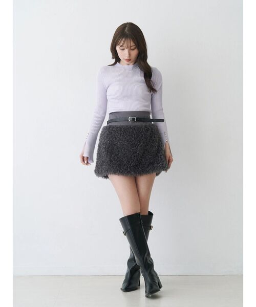 MERCURYDUO（マーキュリーデュオ）の「プードルファーライクミニスカート（スカート・レディース・チャコールグレー/アイボリー・SMALL/MEDIUM）」の6枚目の写真