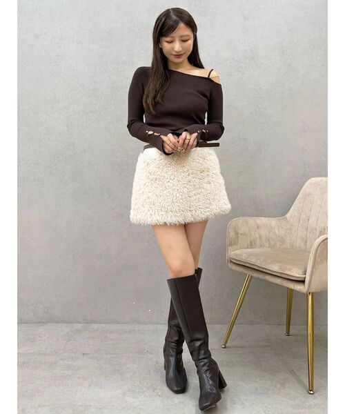 MERCURYDUO（マーキュリーデュオ）の「プードルファーライクミニスカート（スカート・レディース・チャコールグレー/アイボリー・SMALL/MEDIUM）」の9枚目の写真