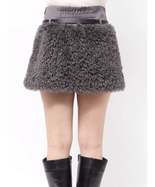 MERCURYDUO（マーキュリーデュオ）の「プードルファーライクミニスカート（スカート・レディース・チャコールグレー/アイボリー・SMALL/MEDIUM）」の17枚目の写真