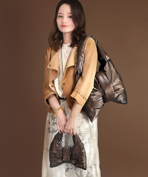 U(ユー)の「Nuage【ニュアージュ】リボントートバッグ(トートバッグ・レディース・ブラウン/ゴールド/ブラック・FREE)」の4枚目の写真