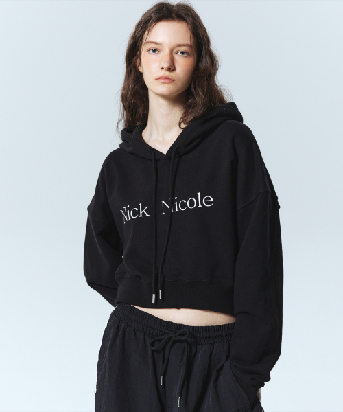 NICK&NICOLE(ニックアンドニコール)の「NICOLE LOGO CROP HOODY_BLACK(パーカー・レディース・その他・FREE)」の1枚目の写真