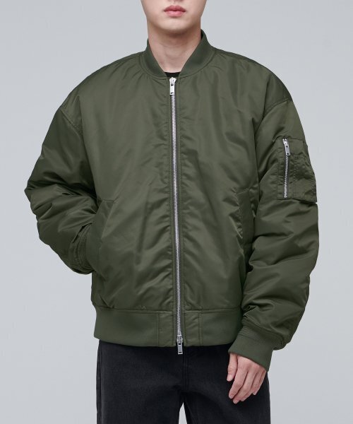 MUSINSA STANDARD(ムシンサスタンダード)の「特大MA-1ボンバージャケット【カーキ】(ブルゾン・メンズ・その他・MEDIUM/LARGE/X-LARGE/XX-LARGE)」の1枚目の写真