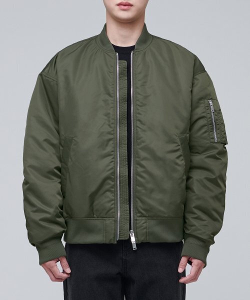MUSINSA STANDARD(ムシンサスタンダード)の「特大MA-1ボンバージャケット【カーキ】(ブルゾン・メンズ・その他・MEDIUM/LARGE/X-LARGE/XX-LARGE)」の3枚目の写真