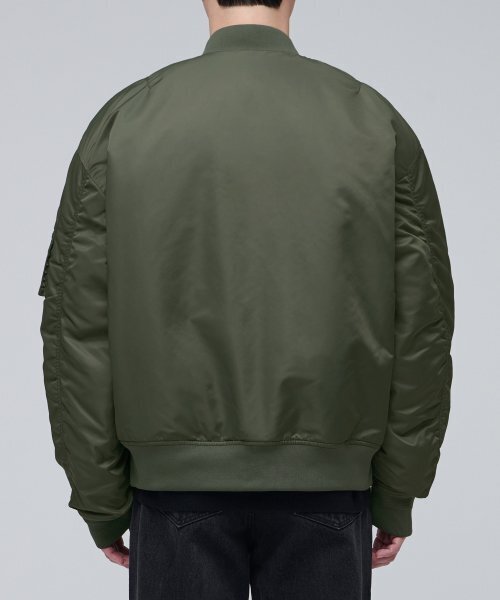 MUSINSA STANDARD(ムシンサスタンダード)の「特大MA-1ボンバージャケット【カーキ】(ブルゾン・メンズ・その他・MEDIUM/LARGE/X-LARGE/XX-LARGE)」の4枚目の写真