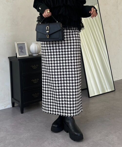 prose verse（プロズヴェール）の「スーパーストレッチ起毛チェックナロースカート（スカート・レディース・ブラック系その他・MEDIUM/PL/PM/LARGE）」の6枚目の写真