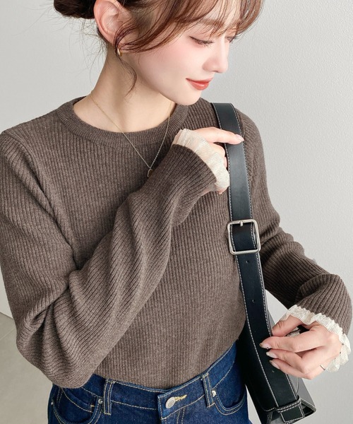 moment+(モーメントプラス)の「クルーネックシアーフリルカフスリブニットプルオーバー〈手洗い可能〉(ニット/セーター・レディース・チャコールグレー/ナチュラル/ブラウン系その他/杢グレー/ブラック系その他/アイボリー/ブラック/ネイビー/ピンク/ボルドー・M/L)」の12枚目の写真