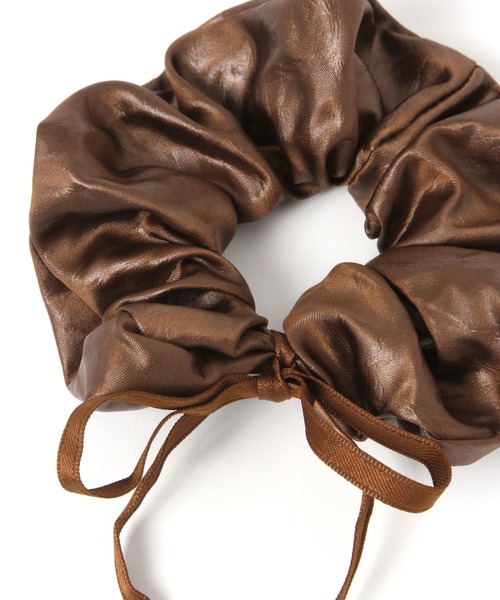 ジュジュ レザー調ロングリボンシュシュ / 607765（シュシュ）｜LAKOLE（ラコレ