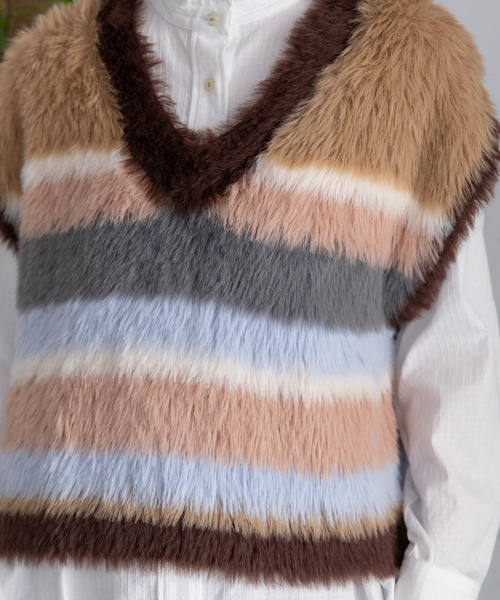 POU DOU DOU（プードゥドゥ）の「フェザーヤーンボーダーVネックベスト（ベスト・レディース・ブラック/グリーン/ブラウン・M）」の17枚目の写真