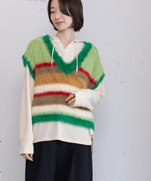 POU DOU DOU（プードゥドゥ）の「フェザーヤーンボーダーVネックベスト（ベスト・レディース・ブラック/グリーン/ブラウン・M）」の18枚目の写真