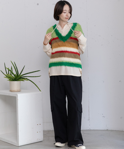 POU DOU DOU（プードゥドゥ）の「フェザーヤーンボーダーVネックベスト（ベスト・レディース・ブラック/グリーン/ブラウン・M）」の16枚目の写真