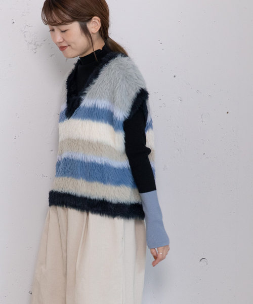 POU DOU DOU（プードゥドゥ）の「フェザーヤーンボーダーVネックベスト（ベスト・レディース・ブラック/グリーン/ブラウン・M）」の15枚目の写真