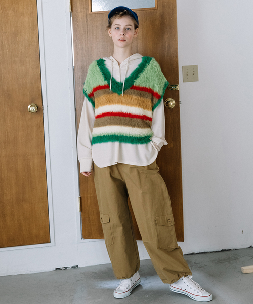 POU DOU DOU（プードゥドゥ）の「フェザーヤーンボーダーVネックベスト（ベスト・レディース・ブラック/グリーン/ブラウン・M）」の10枚目の写真